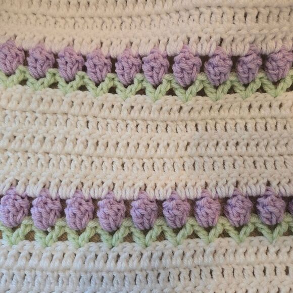 NEW ROSE BUD ORCHID/ WHITE BABY BLANKET 36 X 34 INCHES - Picture 5 of 8